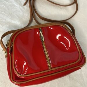 VALENTINA red patent leather crossbody handbag. Made in Italy. 3 compartments.